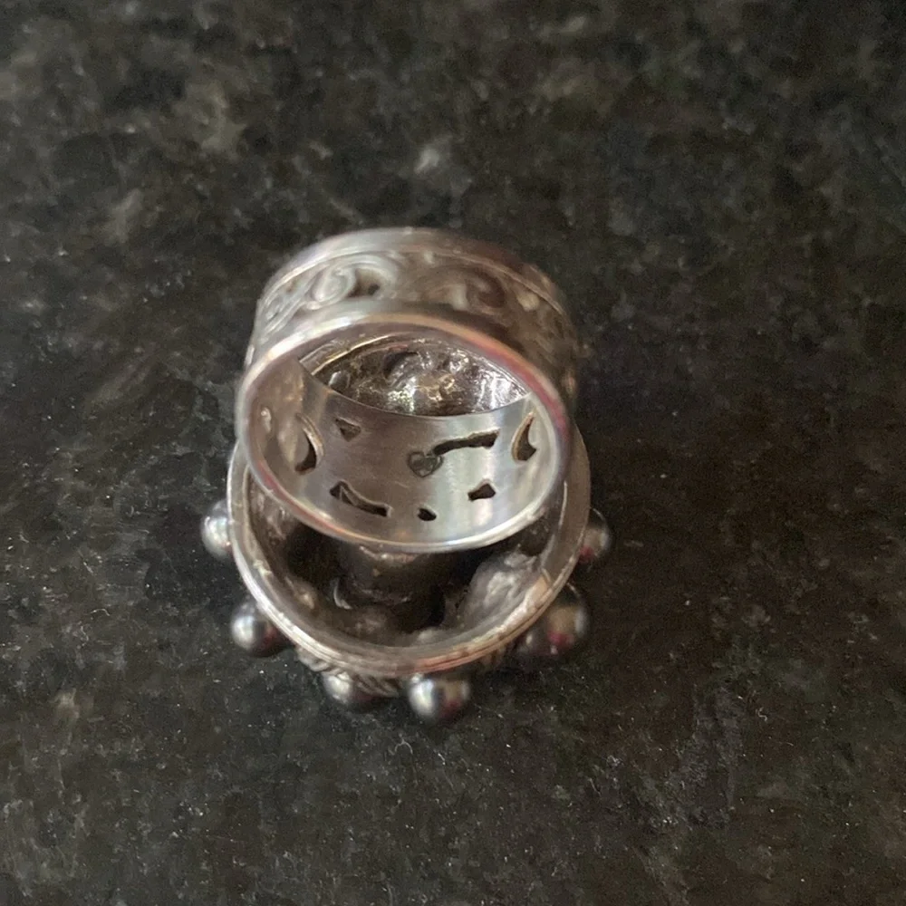 Brighton vintage Grateful black pearl and‎ silver dome ring